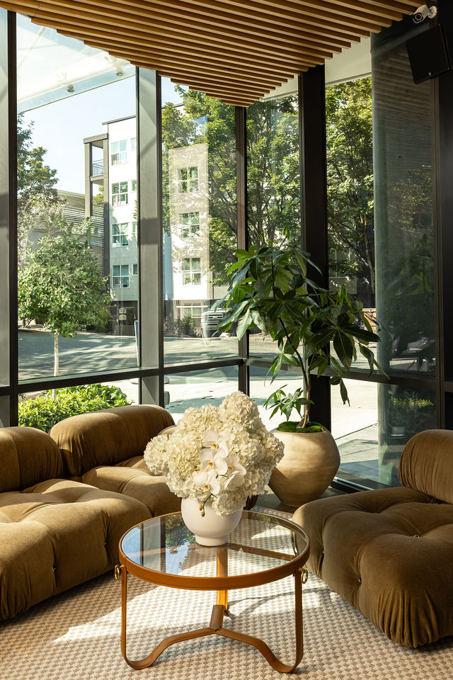 eb5f3d2c9aeee82c3f8f9080ebf785b1 large